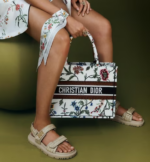 DIOR BOOK TOTE White Dior (36 x 27.5 x 16.5 cm).