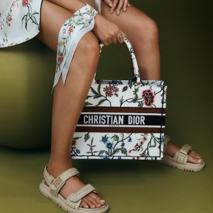 DIOR BOOK TOTE White Dior (36 x 27.5 x 16.5 cm).