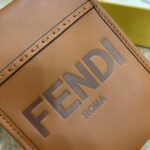 Sunshine Mini Handy Diagonal Handbag. - Image 3