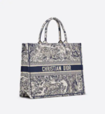 LARGE DIOR BOOK TOTE Blue Toile de  (42 x 35 x 18.5 cm). - Image 4