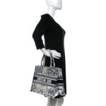 CHRISTIAN DIOR Large Around The World Book Tote Blue. - Image 3