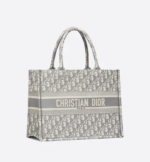 DIOR BOOK TOTE Gray Dior  (36 x 27.5 x 16.5 cm). - Image 4