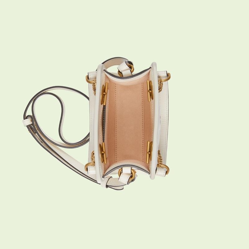 CEBFF60F-63E5-797F-1BEB-FCB53961FF0C hand mini bag. - Image 1