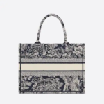 DIOR BOOK TOTE Blue Toile de  (36 x 27.5 x 16.5 cm).